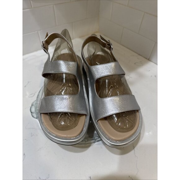 Vionic MADERA Women's Size 8 Silver Leather Sandals - Picture 1 of 12